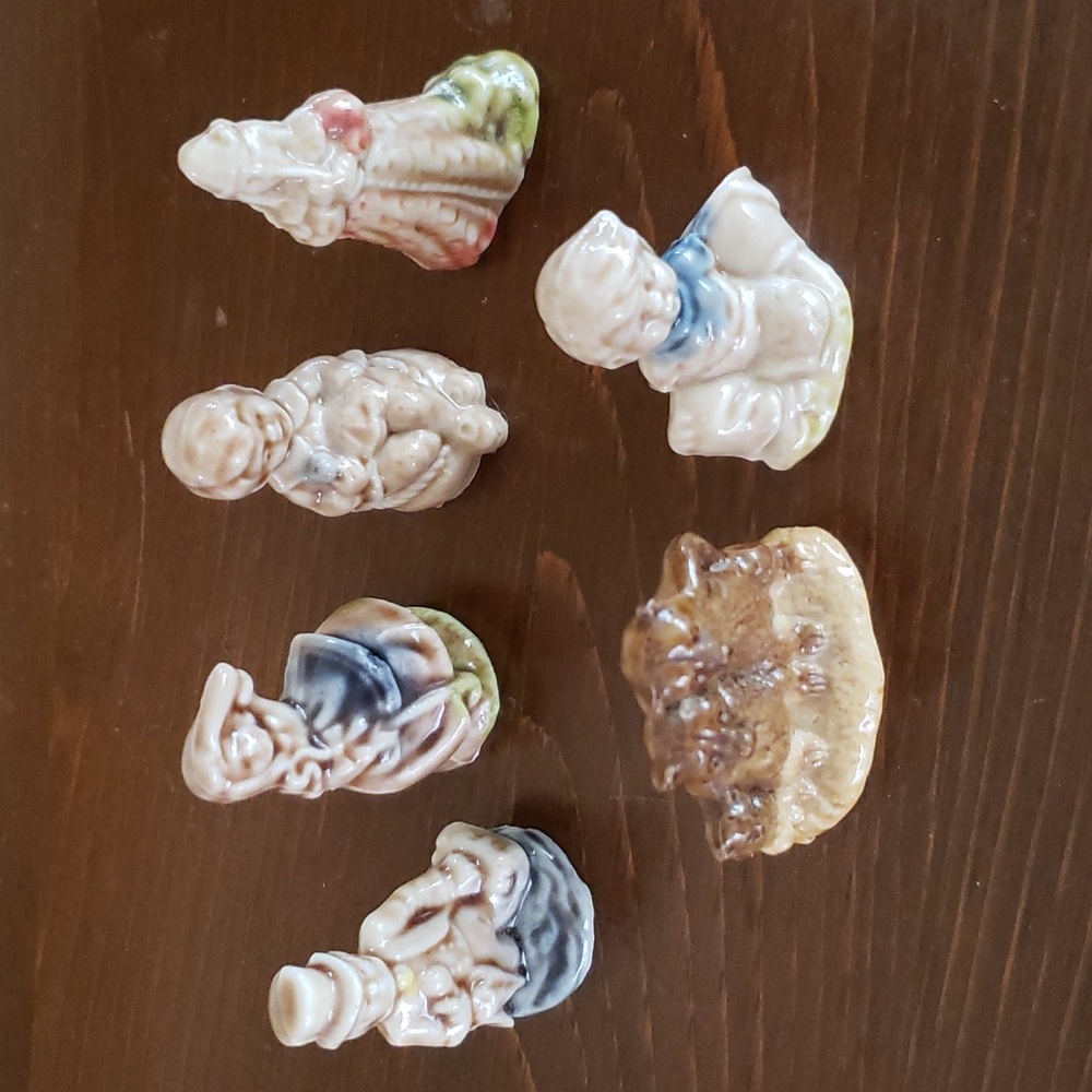 Lot of 6 Red Rose Tea Nursery Rhyme figurines Wade Whimsies